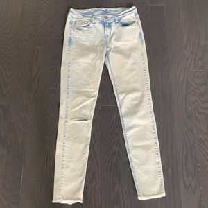 Kensie White Washed Skinny Jeans With Knee Slit